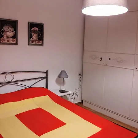 Traditional Penthouse With Mountain View Гревена