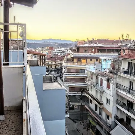 Апартаменты Traditional Penthouse With Mountain View