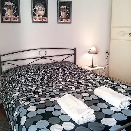 Traditional Penthouse With Mountain View Lägenhet Grevena