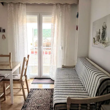 Traditional Penthouse With Mountain View Апартаменты *