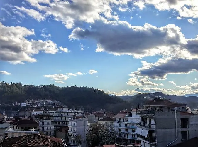 Traditional Penthouse With Mountain View Appartement Grevena