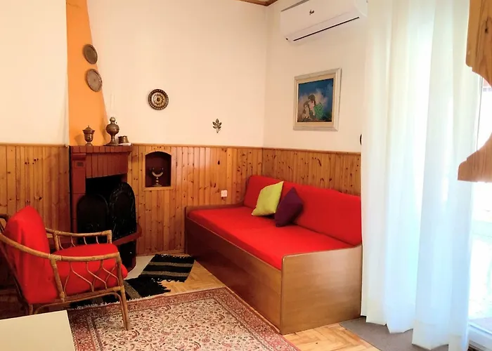 Traditional Penthouse With Mountain View Appartement