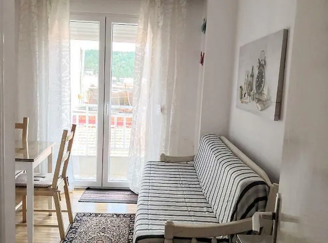 Traditional Penthouse With Mountain View Γρεβενά